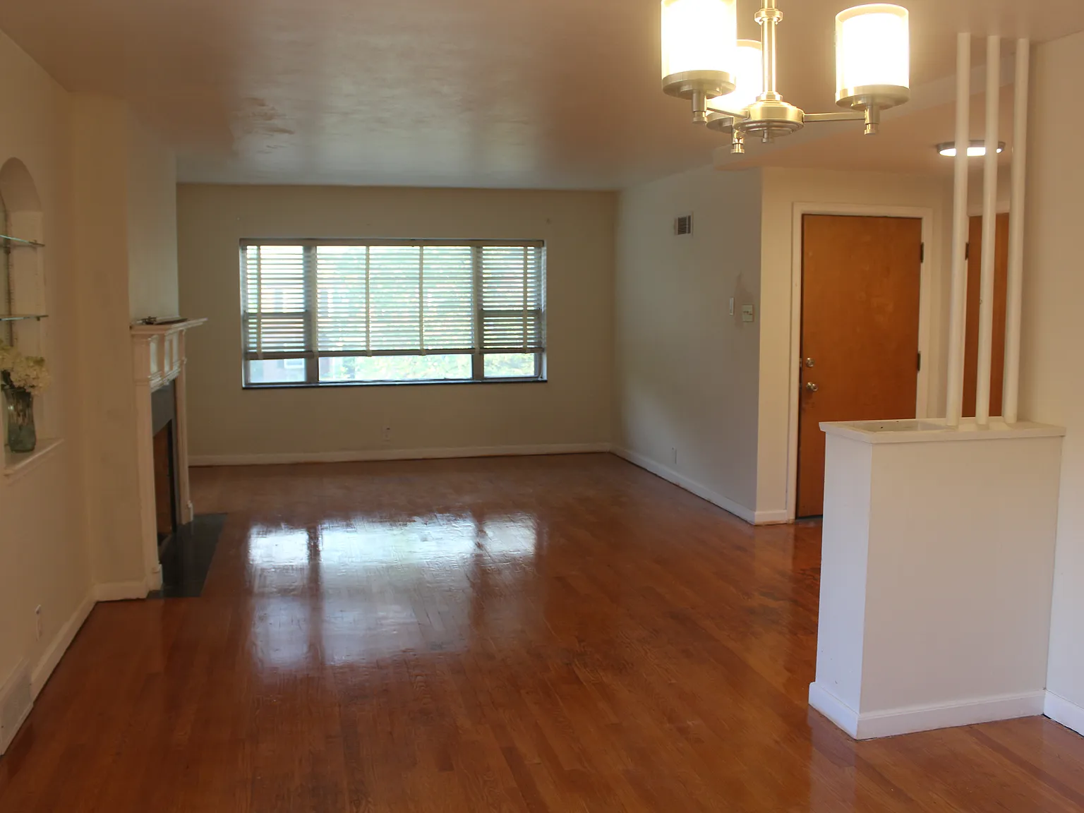 2 bed, 1400 sqft, $1,400 — Photo 3