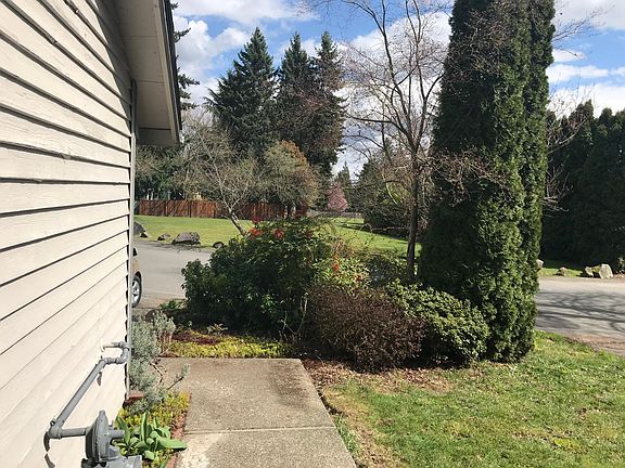4th image of 13641 133rd Ave NE