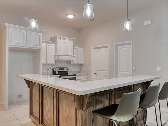 5th image of 2914 N 50th Ln