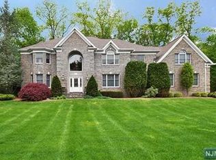 105 Oak Haven Rd, Franklin Lakes, NJ 07417