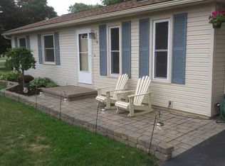 8 Hidden Creek Ln, Hamlin, NY 14464