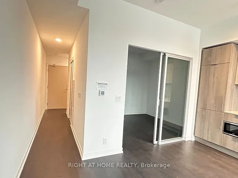 2020 Bathurst St #812 — Photo 9