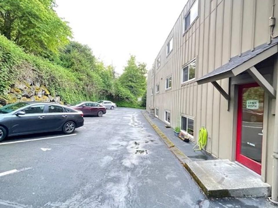 Building Photo 5
