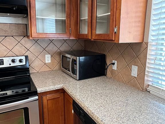 5th image of 1804 Linda Ln