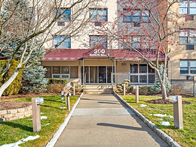 300 Lookout Ave #C4 — Photo 15