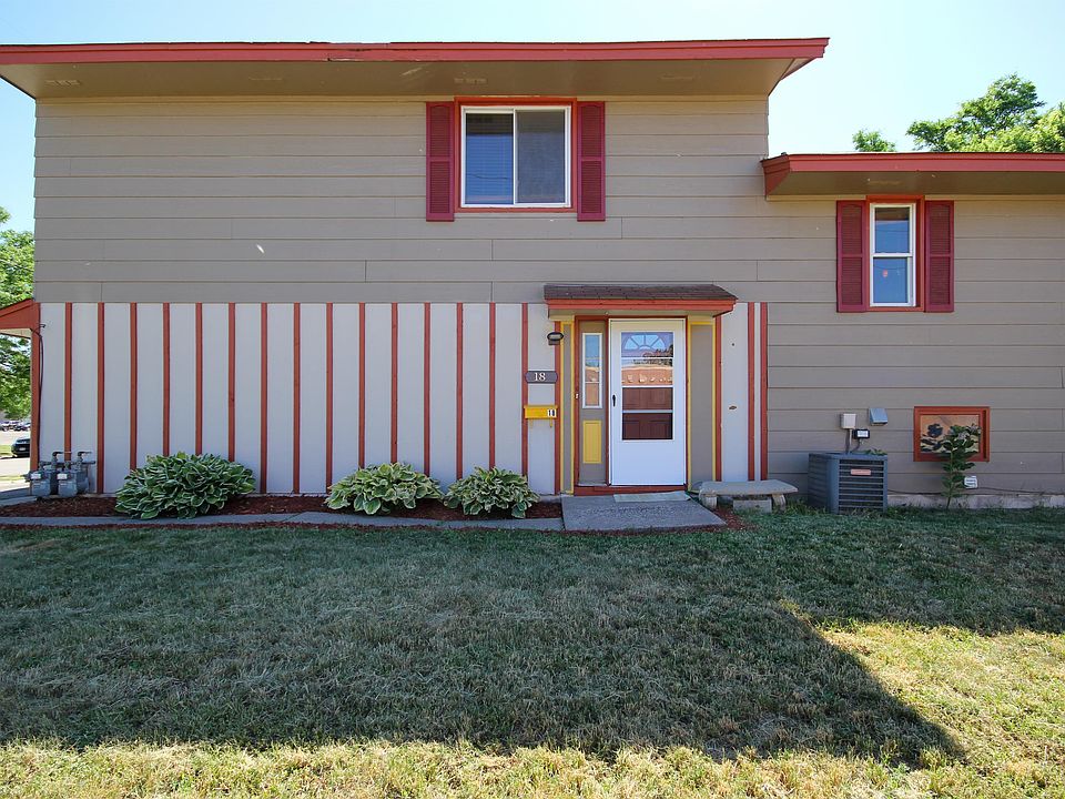 1st image of 18 18th Ave NE
