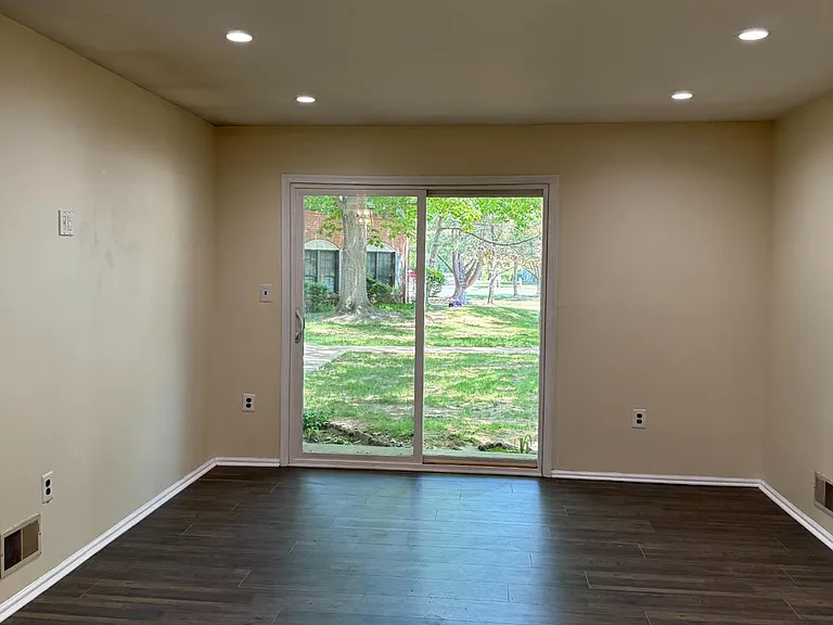 11 Crabapple Ln — Photo 2