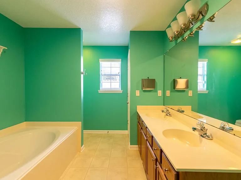 15231 Shadow Creek Dr — Photo 20