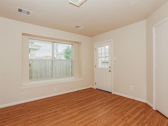 3rd image of 2715 Skyview Glen Ct