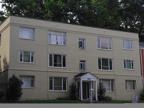 3rd image of 10400 Montrose Ave #10400