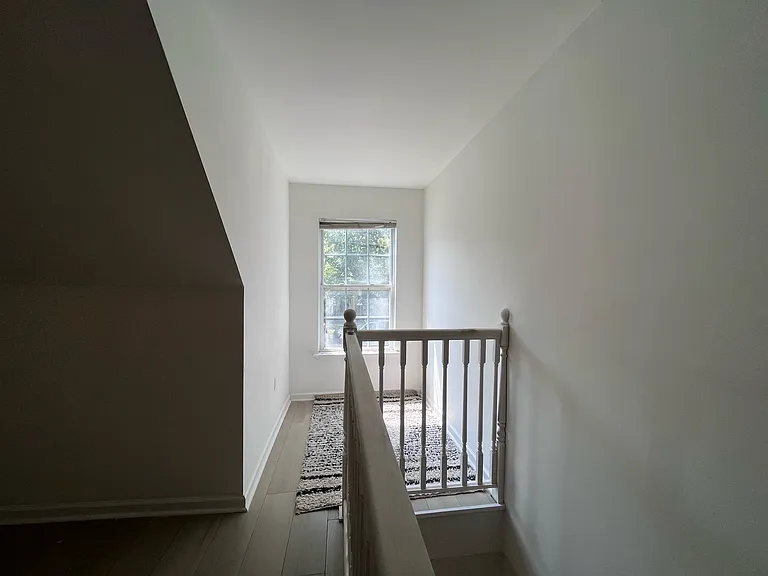 2420 Albion St — Photo 26