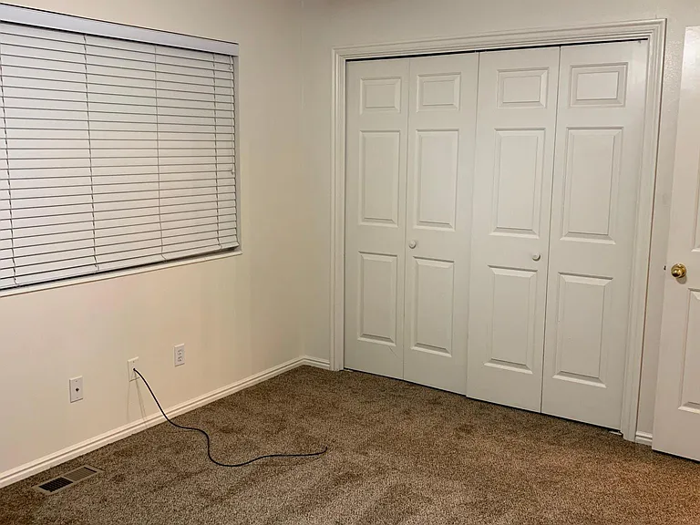 486 W Pacific Dr #4 — Photo 9