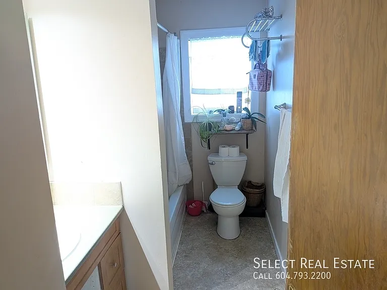 9425 Stanley St — Photo 11
