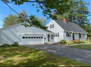 75 Robinhood Dr, Brewer, ME 04412