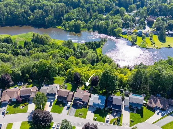 126 5th Ave E, Owen Sound, ON N4K 6C7