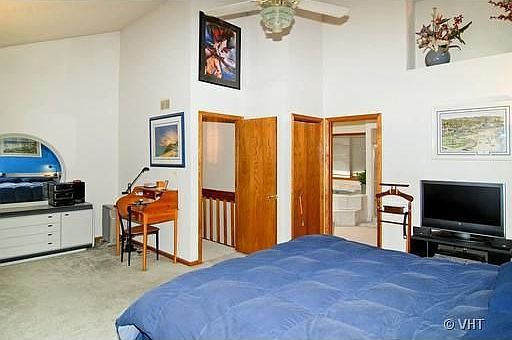 4th image of 1445 Beach Ave