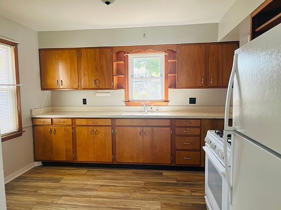 3rd image of 1223 Wild St