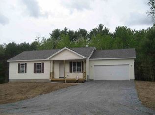 14 Cloverleaf Dr, Warrensburg, NY 12885