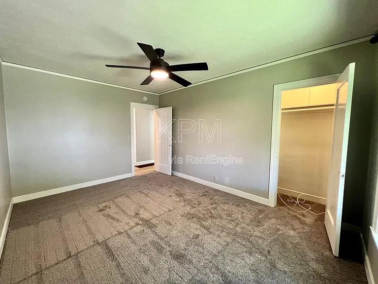 2704 N Hunter St — Photo 12
