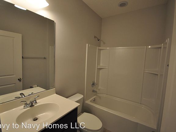 3rd image of 208 Queensland Cir