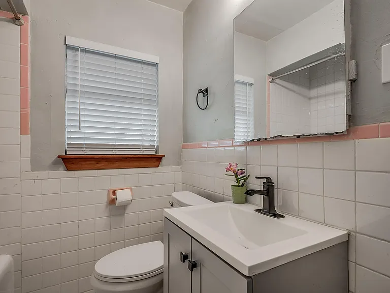 3021 NW 20th St — Photo 11