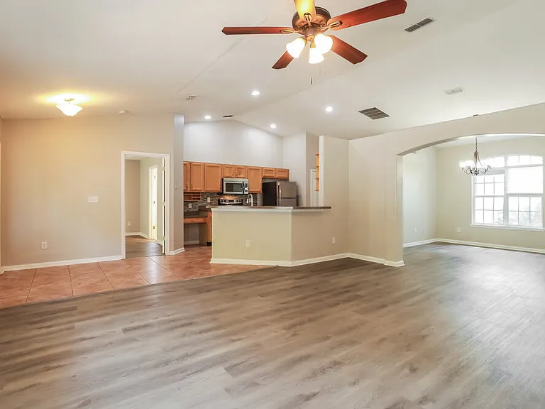 1299 Summit Oaks Dr E — Photo 4