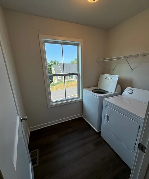 121 Europa Way — Photo 15