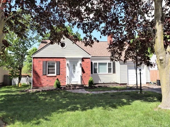 633 Oak St, East Hartford, CT 06118