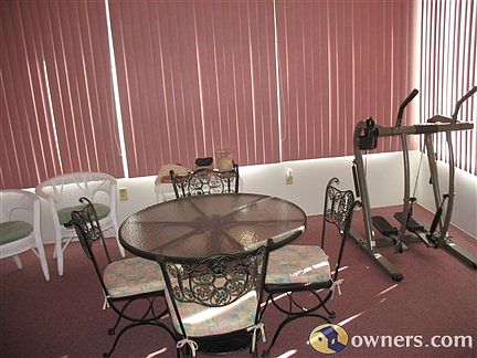 porch/patio (enclosed with an air unit)