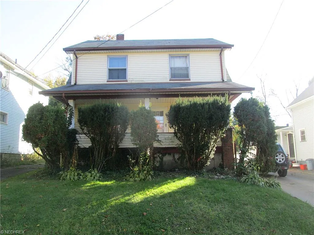 629 Mabel St photo 1
