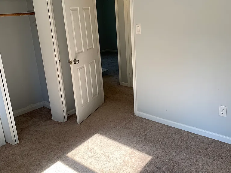 347 Green Meadows Dr — Photo 17