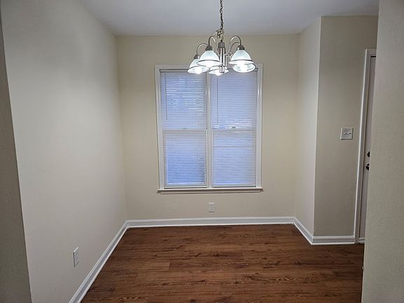3rd image of 1225 Oakplace Dr #D