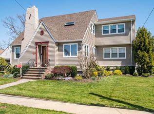 2471 Riverside Dr, Wantagh, NY 11793