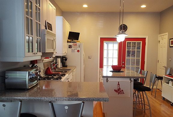 5th image of 1824 N Talman Ave
