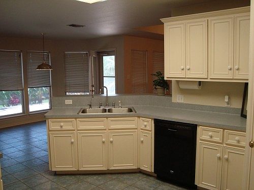 3rd image of 2400 Cherrylawn Dr