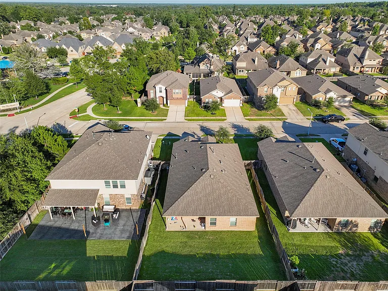 138 Meadow Grove Dr — Photo 2