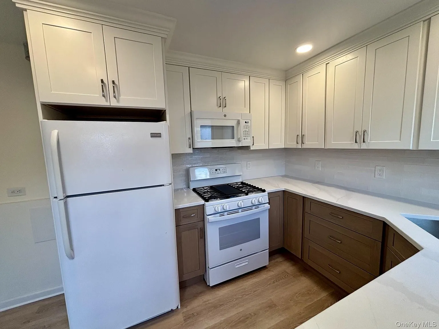 1 bed, 1.0 bath, 950 sqft, $2,800 — Photo 2