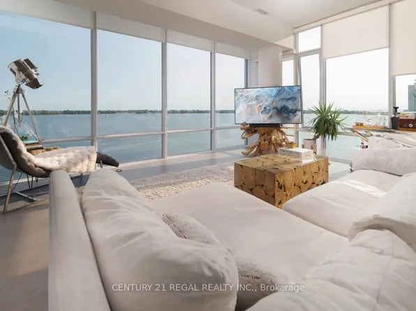 29 Queens Quay E, Toronto, ON