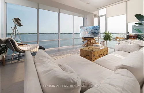 29 Queens Quay E Photo 1