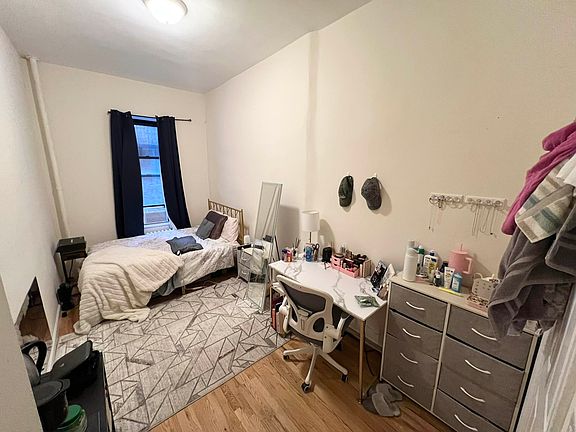 5th image of 172 W 81st St #B