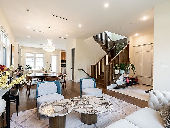 4th image of 152 W 48th Ave