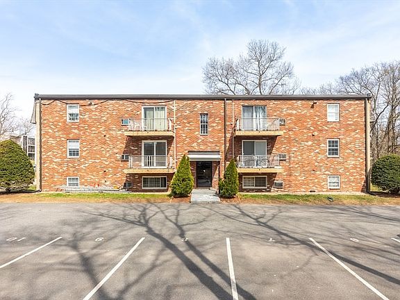 2nd image of 10 Skyline Dr APT 7