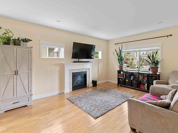 2nd image of 3007 Keystone Dr