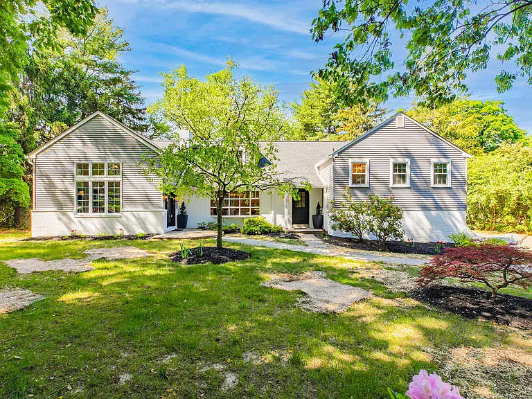 1110 W Valley Rd — Photo 85