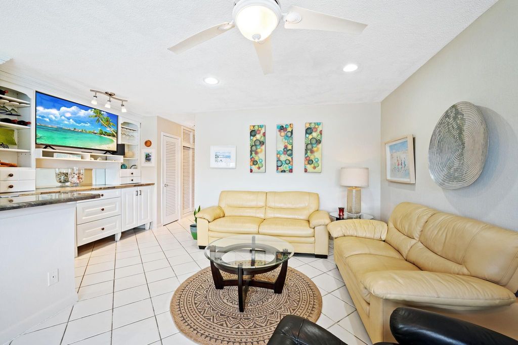 701 S RIVERSIDE Drive #107, photo 7
