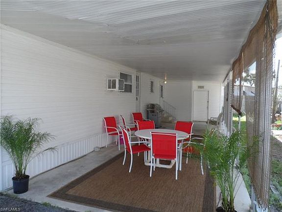 3rd image of 10 Henderson Dr