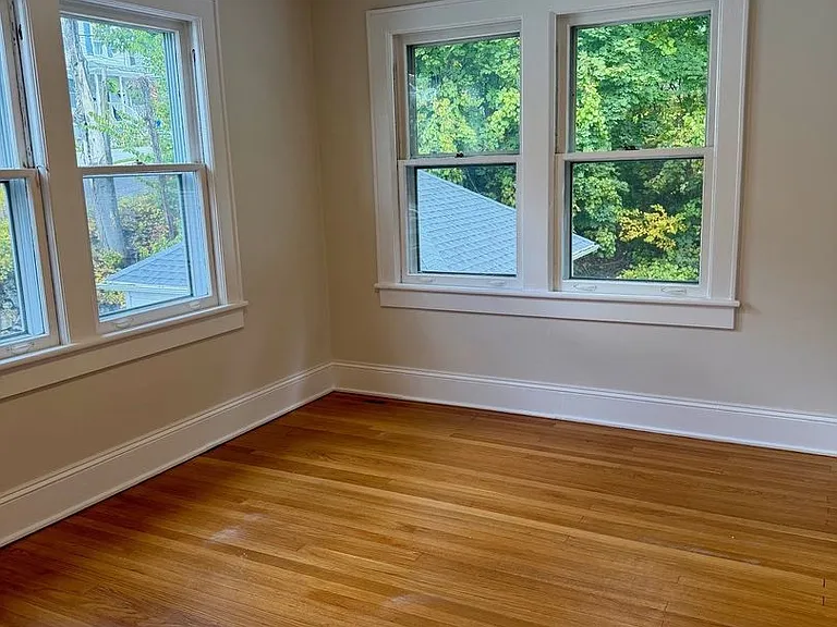 302 Hasbrouck Ave — Photo 13