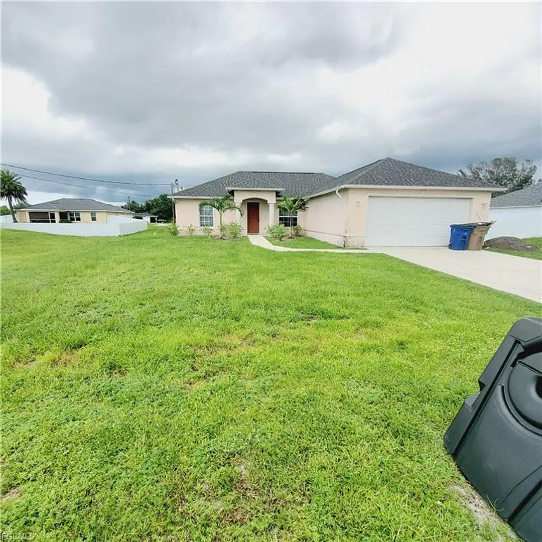 Lehigh Acres 3 Bedroom/ 2 Bathroom — Photo 1