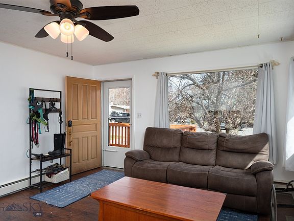 5th image of 11 Carol Ln