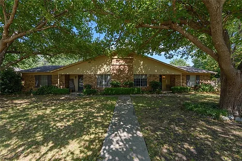 2202 Vanderbilt Ct Photo 1